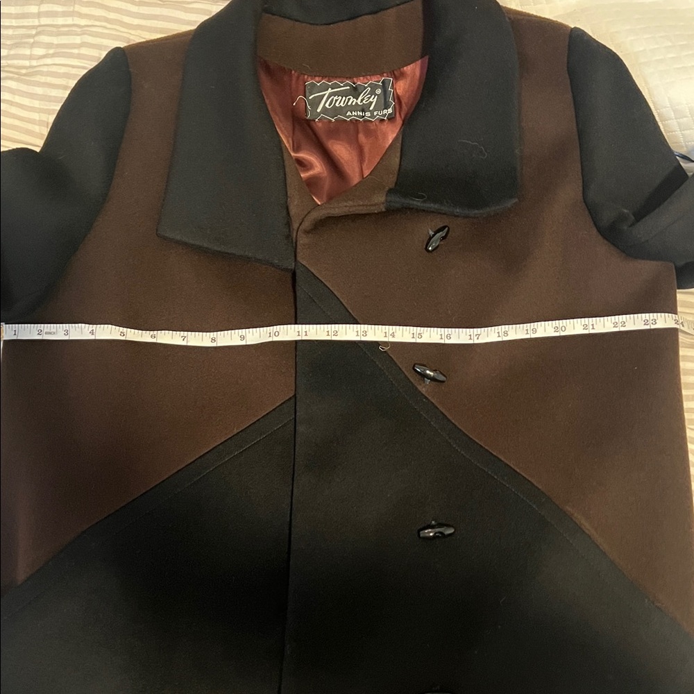 *Made in America* Vintage Townley by Annis Furs Wool Coat
Size: (fits like M/L) - Picture 10 of 12